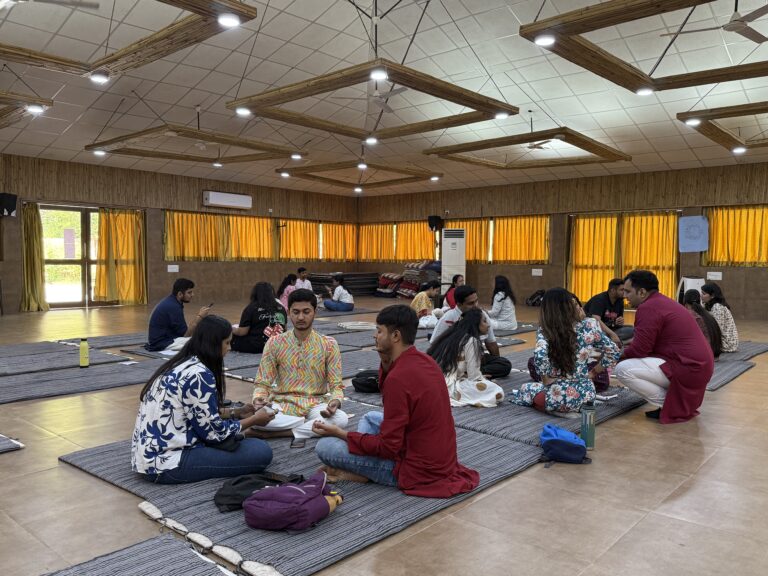 Art of living Volunteer training program